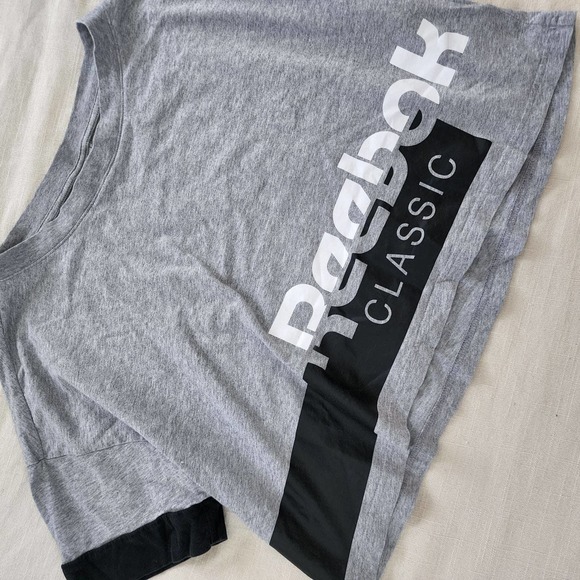 Reebok Tops - Reebok crop top grey sporty large